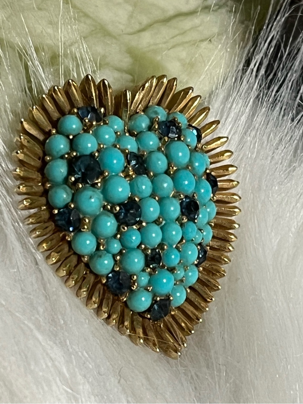 Vintage Trifari Turquoise Rhinestones Heart Brooch - Picture 3 of 12
